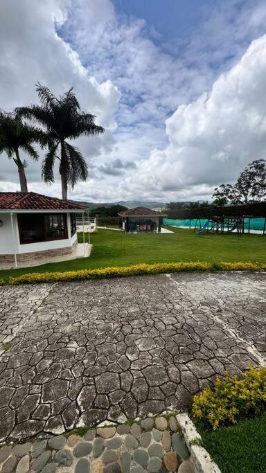 Finca Con Vistas Al Lago Calima Villa Exterior foto