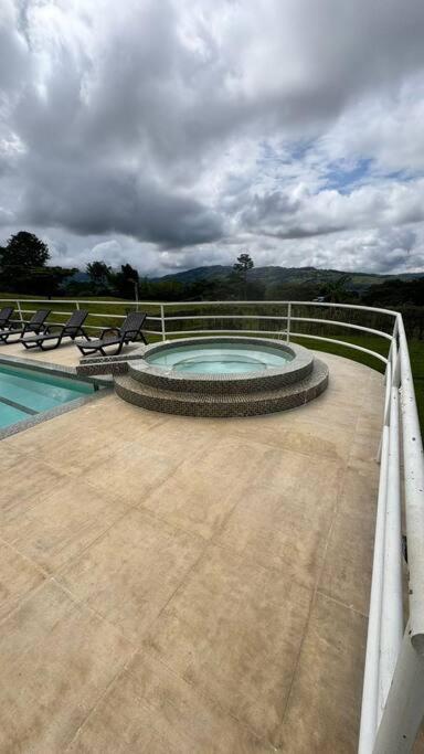 Finca Con Vistas Al Lago Calima Villa Exterior foto