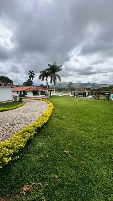 Finca Con Vistas Al Lago Calima Villa Exterior foto